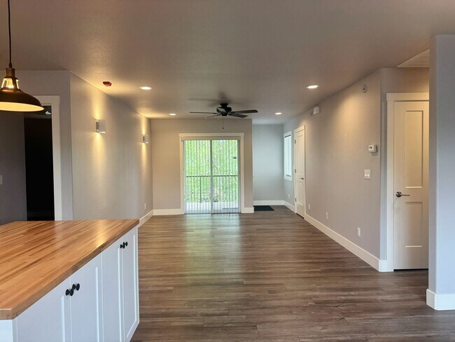 943 Ralston St in Reno, NV - Building Photo - Building Photo