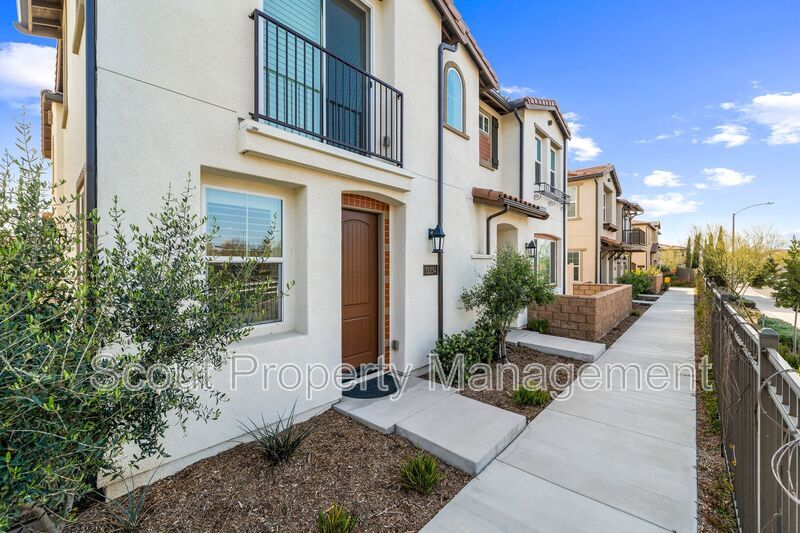 31234 Calle Cirros in Temecula, CA - Building Photo