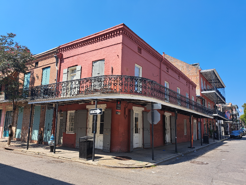 945 Chartres St in New Orleans, LA - Building Photo