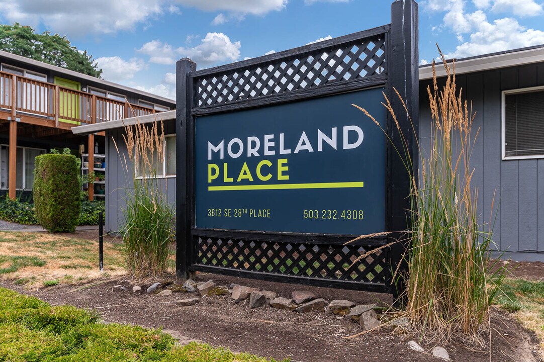 Moreland Place Apartments in Portland, OR - Foto de edificio