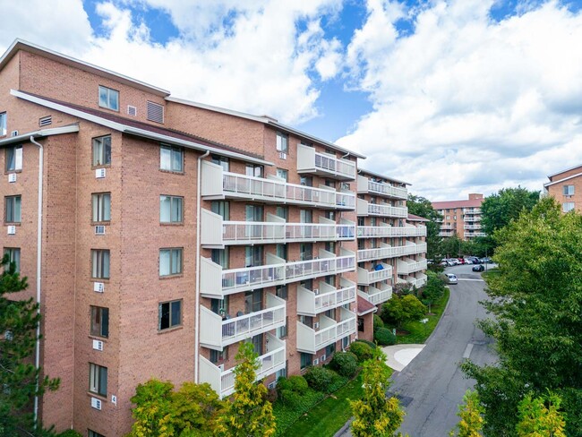 Kimball Court in Woburn, MA - Foto de edificio - Building Photo