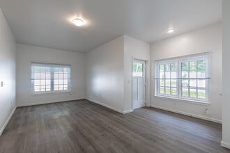 Rocky Neck Village in East Lyme, CT - Building Photo - Interior Photo