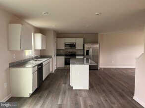 801 Otero Ln in Hedgesville, WV - Building Photo - Building Photo