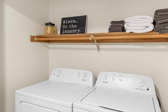 The Monterey Apartments in Vancouver, WA - Building Photo - Building Photo