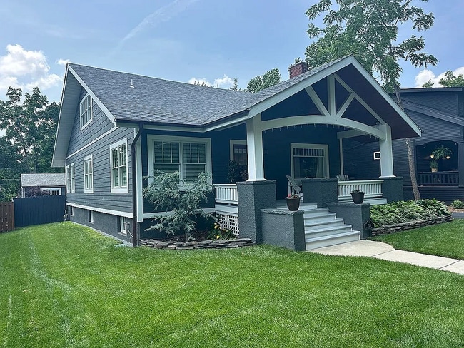 property at 725 S Weller Ave