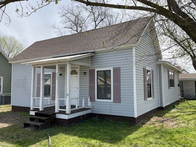 732 W Daugherty St in Webb City, MO - Building Photo - Building Photo