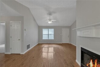 7955 Trinity Park Dr in Riverdale, GA - Building Photo - Building Photo