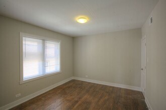 6433 N Albany Ave in Chicago, IL - Building Photo - Building Photo