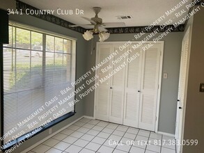 3441 Country Club Dr in Grand Prairie, TX - Building Photo - Building Photo