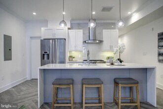 2429 Ontario Rd NW in Washington, DC - Building Photo - Building Photo