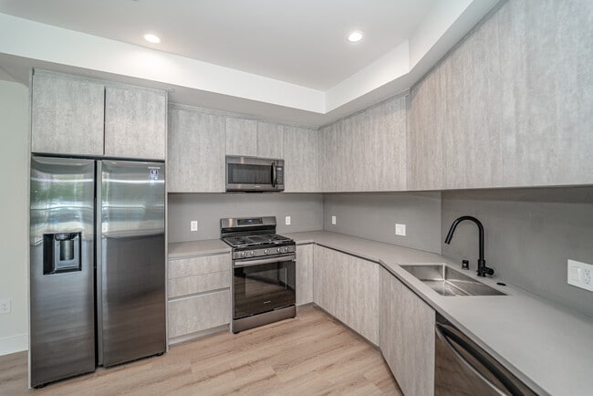 2828 London St in Los Angeles, CA - Foto de edificio - Building Photo