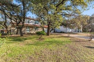 8401 Tecumseh Dr in Austin, TX - Building Photo - Building Photo