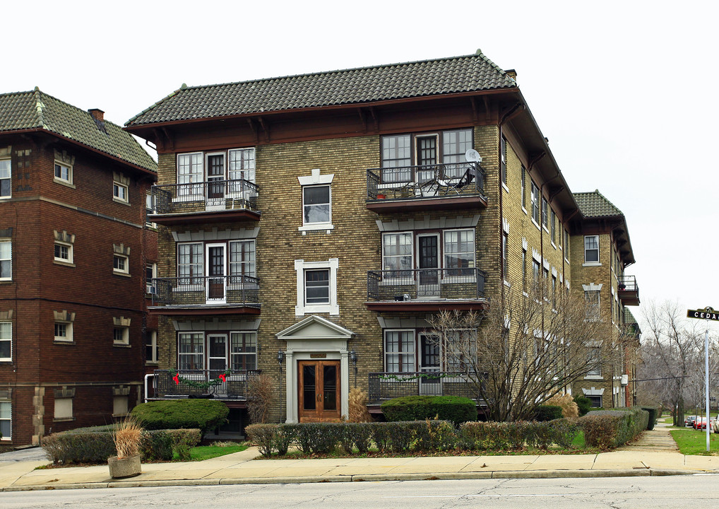 12509 Cedar Rd in Cleveland Heights, OH - Building Photo