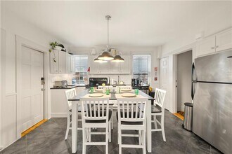 33-35 Marsh St in Newport, RI - Building Photo - Building Photo