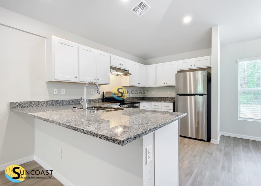 1147 S Apopka Ave in Inverness, FL - Building Photo