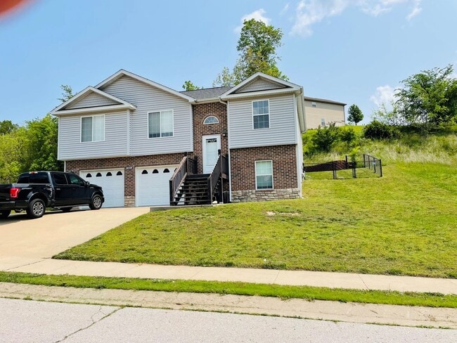 property at 117 Sycamore Dr