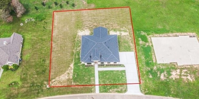 125 Birdie Dr in Hempstead, TX - Foto de edificio - Building Photo