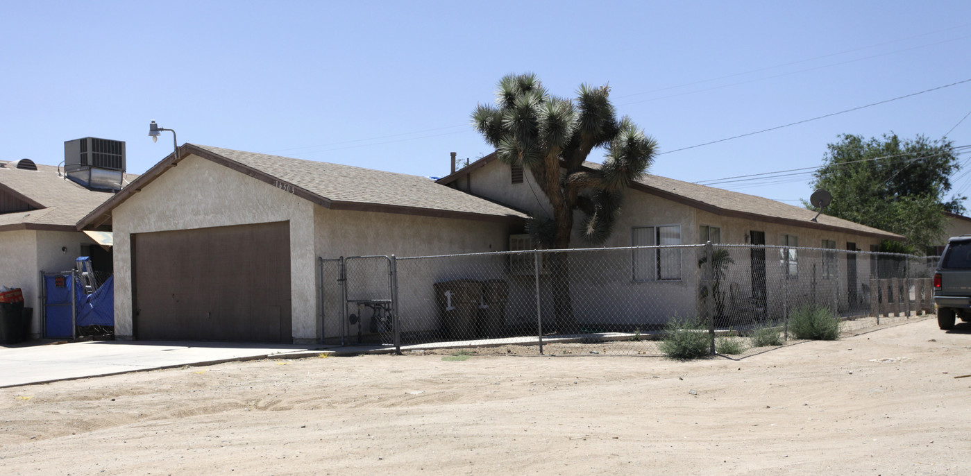 16503 Chestnut St in Hesperia, CA - Foto de edificio