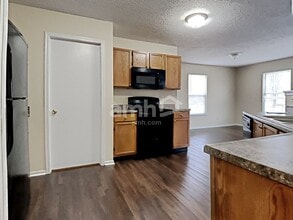 8450 Ash Grove Dr in Indianapolis, IN - Building Photo - Building Photo