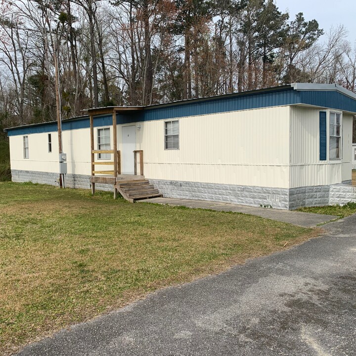 171 Clayton James Rd in Jacksonville, NC - Building Photo
