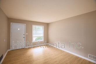 2065 Nettie Ct in Decatur, GA - Foto de edificio - Building Photo