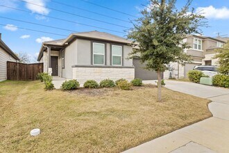 116 Thurman Holt Rd in Hutto, TX - Building Photo - Building Photo