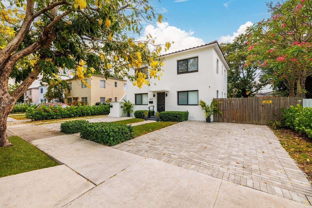 3635 SW 16th St-Unit -0 in Miami, FL - Building Photo