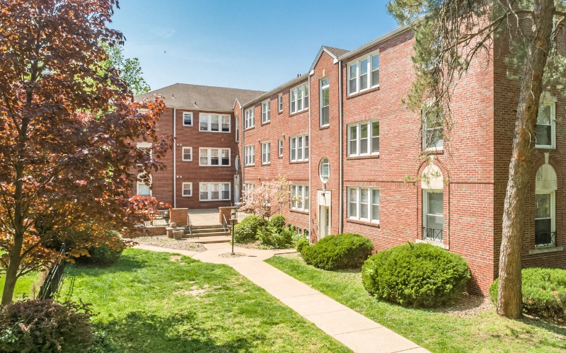 7506 Cromwell Dr in Clayton, MO - Building Photo