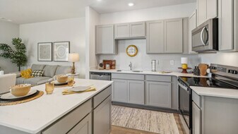 1004 Keyes Pl in Lebanon, TN - Building Photo