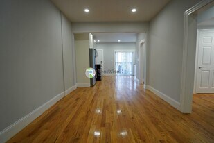 374 Oxford St, Unit 2 in Cambridge, MA - Building Photo