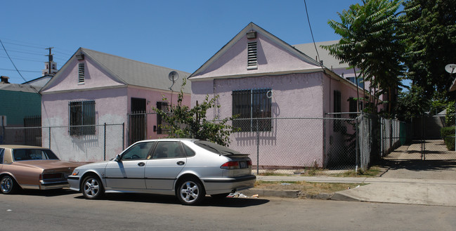 131-133 E 50th St in Los Angeles, CA - Building Photo - Building Photo