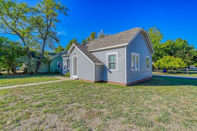 302 S Flood Ave in Norman, OK - Building Photo - Building Photo