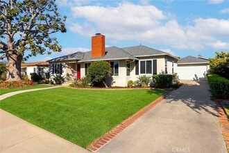 1505 N Rosewood Ave in Santa Ana, CA - Foto de edificio - Building Photo