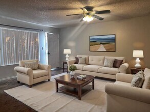 1700 E Ave Q14 in Palmdale, CA - Building Photo - Building Photo