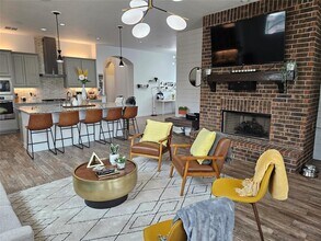 520 Smilser Ln in Leander, TX - Building Photo - Building Photo