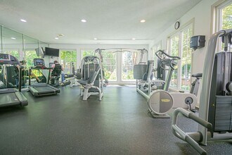 1504 Lincoln Way in McLean, VA - Building Photo - Building Photo