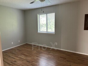 1045 S Happy Hollow Rd in Fayetteville, AR - Building Photo - Building Photo