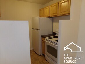 6002 N Kenmore Ave, Unit 303 in Chicago, IL - Foto de edificio - Building Photo