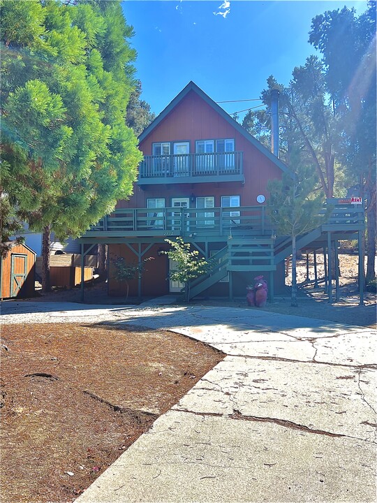 2312 Dom Ct in Pine Mountain Club, CA - Building Photo