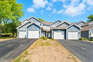 519 Woodcrest Dr in Mundelein, IL - Building Photo