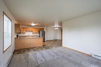 The Pines on 37th in Minot, ND - Foto de edificio - Interior Photo