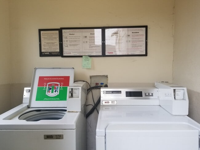 1226 Gower N St, Unit 2 in Los Angeles, CA - Foto de edificio - Building Photo