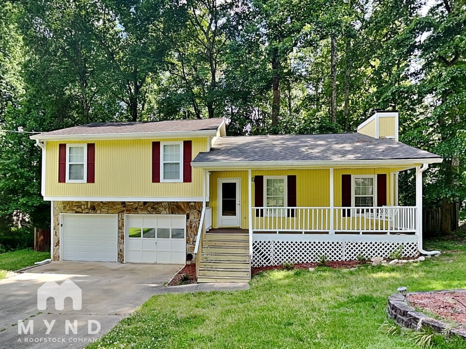 6451 Michell Way in Douglasville, GA - Building Photo