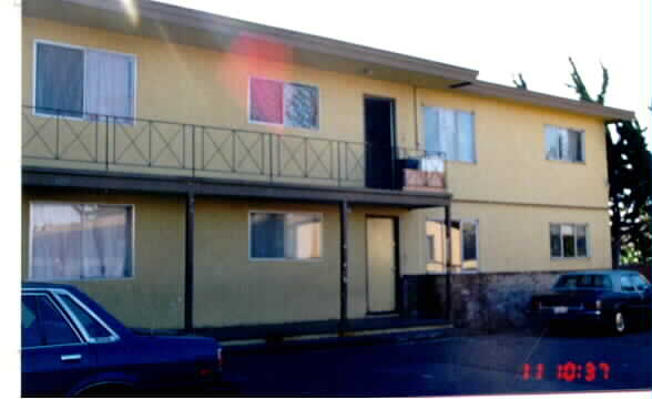 14197 Reed Ave in San Leandro, CA - Building Photo