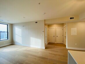 305 Webster Ave in Cambridge, MA - Building Photo - Building Photo