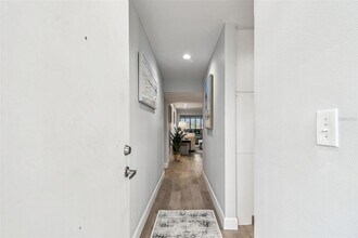 8 Glencoe Pl, Unit 107 in Dunedin, FL - Building Photo - Building Photo