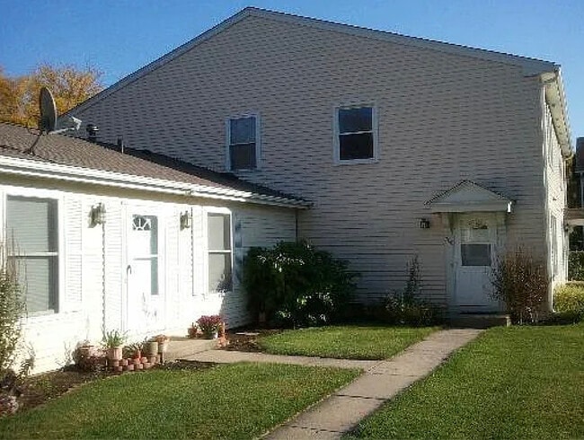 property at 206 Sunset Ct