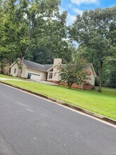 2104 Pleasant View Ct SW in Conyers, GA - Foto de edificio - Building Photo