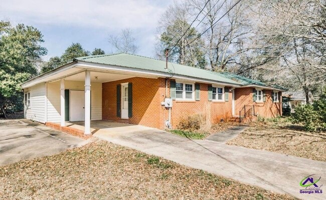 property at 1739 Houston Lake Rd