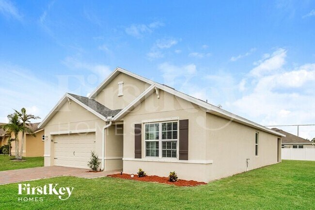 2931 SW 1st Pl in Cape Coral, FL - Building Photo - Building Photo